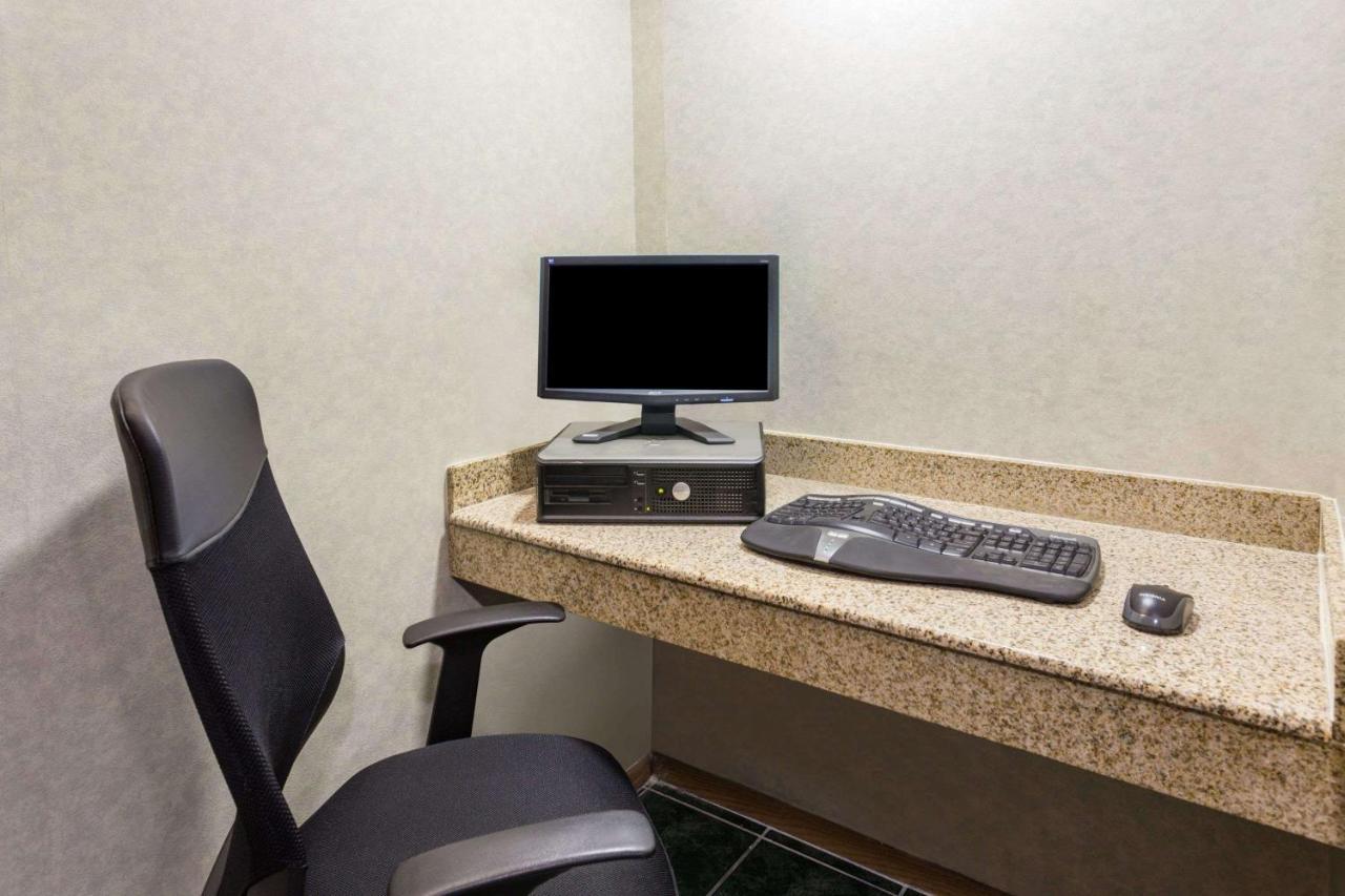 Baymont By Wyndham Bowling Green Extérieur photo