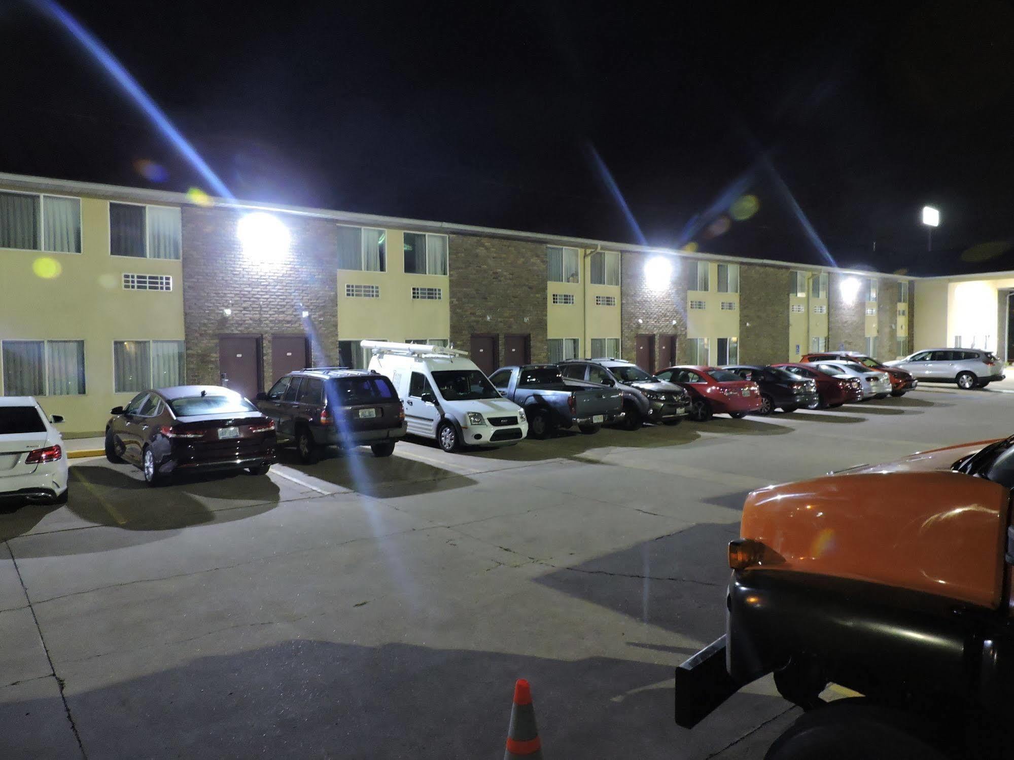 Baymont By Wyndham Bowling Green Extérieur photo