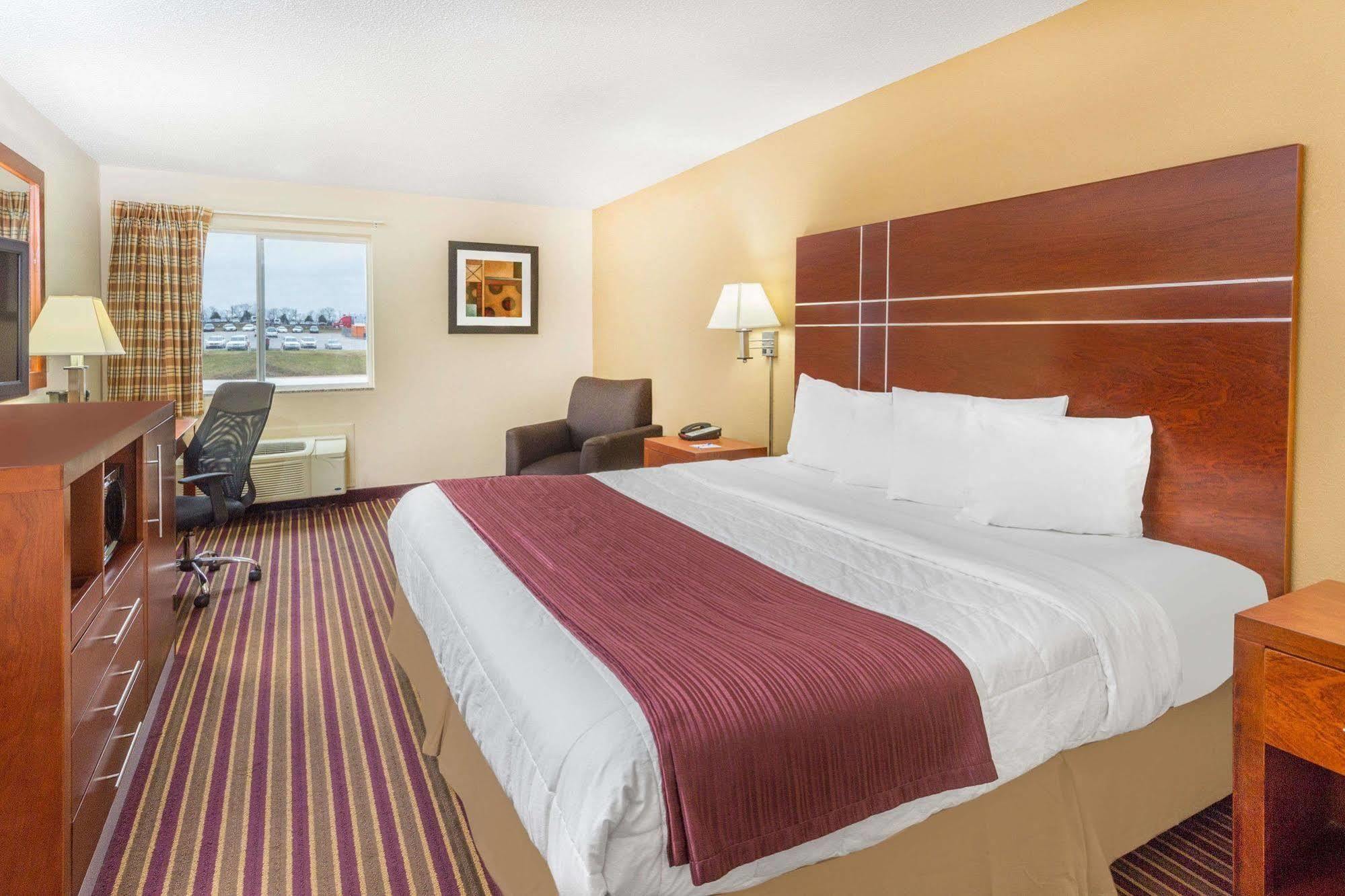 Baymont By Wyndham Bowling Green Extérieur photo