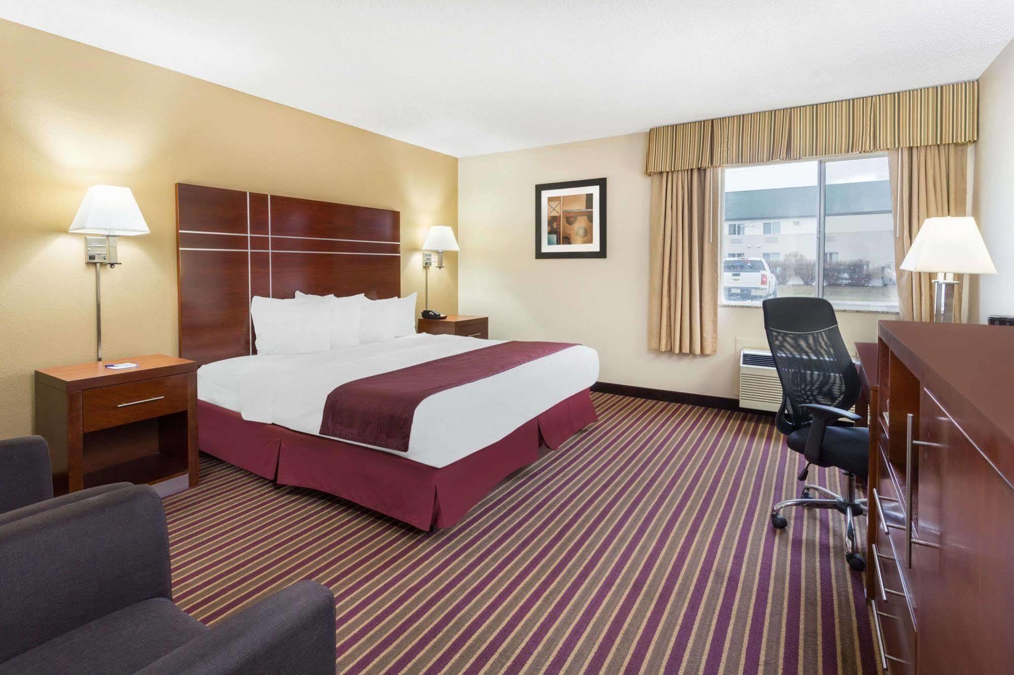 Baymont By Wyndham Bowling Green Extérieur photo